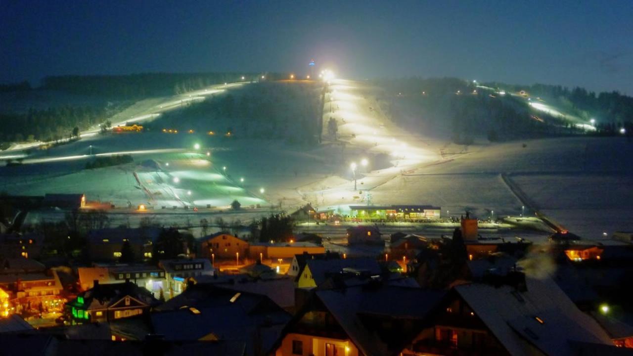 Komfort-Fewo Am Stryckteich Apartment Willingen  Bagian luar foto